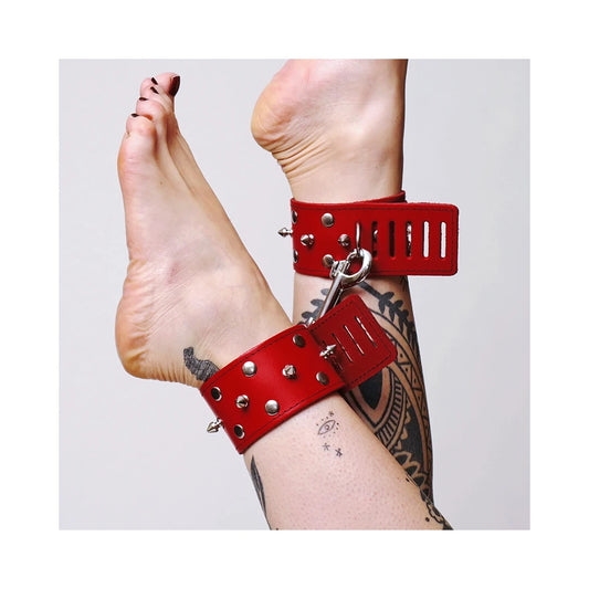 Chevillères en Cuir avec Pics et Mousqueton - Rouge